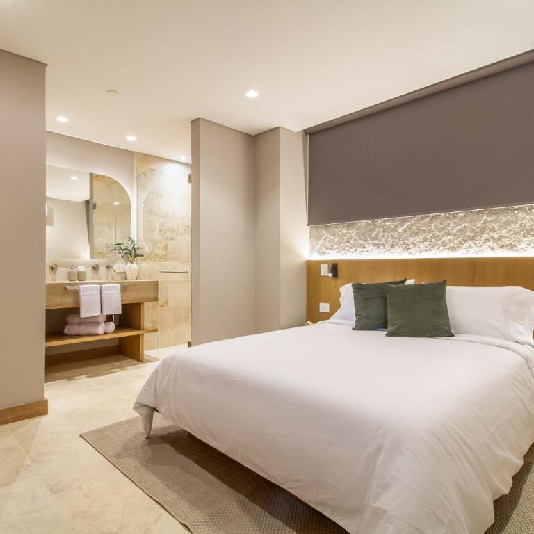 The Arena House - Two-Bedroom Deluxe Apartment with Balcony - 6