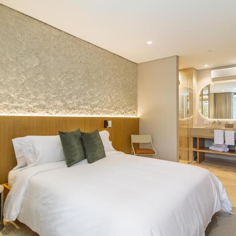The Arena House - Two-Bedroom Deluxe Apartment with Balcony - 9