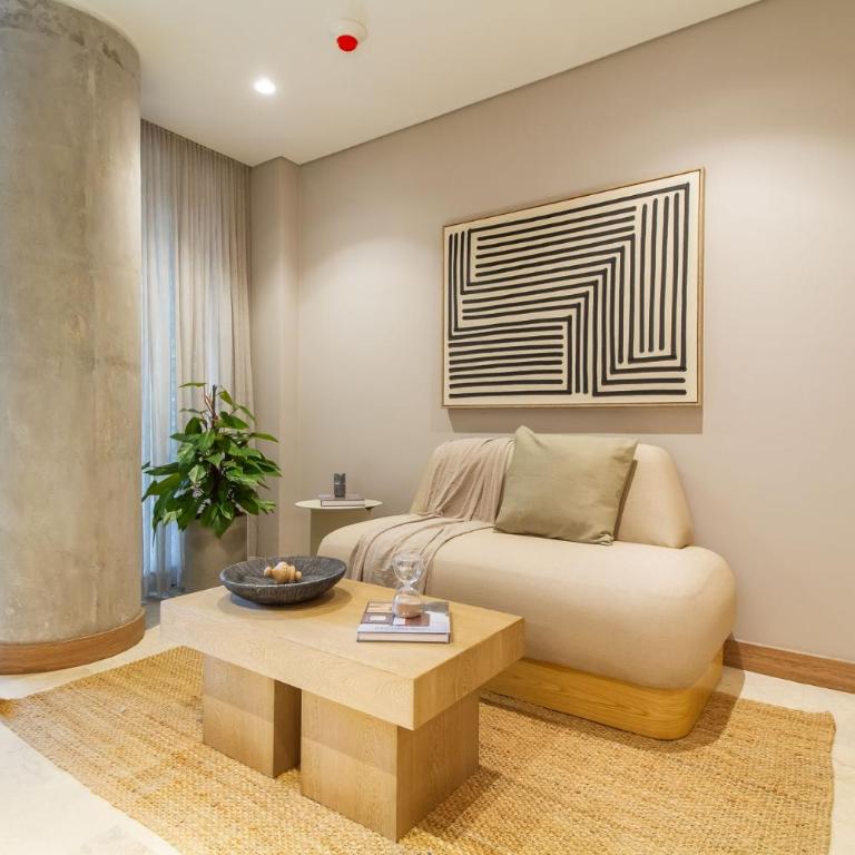 The Arena House - Two-Bedroom Deluxe Apartment with Balcony - 13