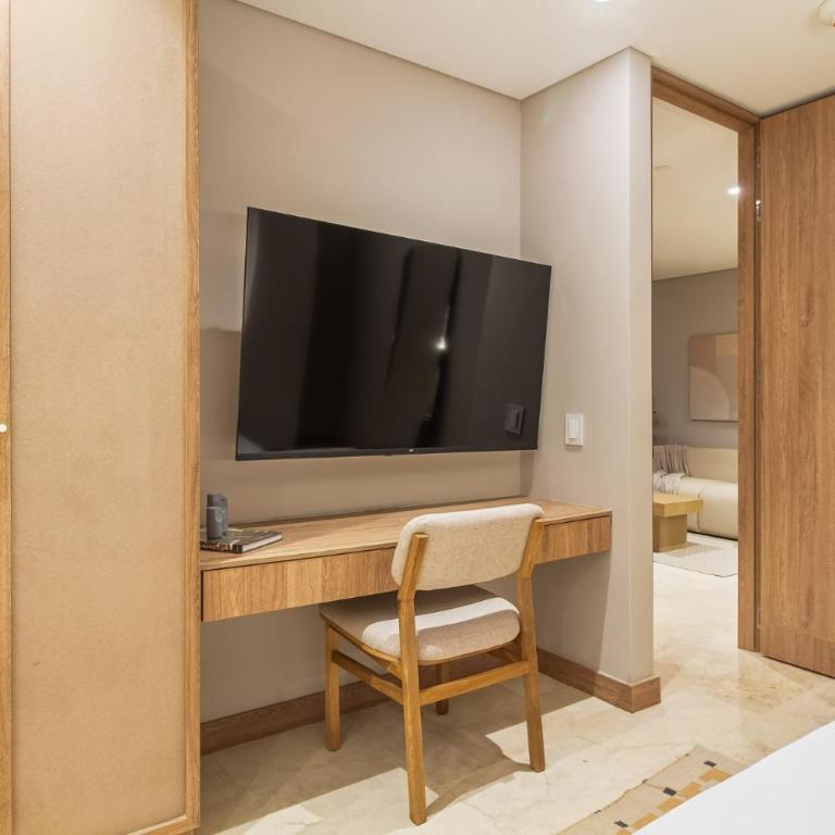 The Arena House - Two-Bedroom Superior Apartment - 6