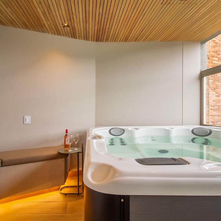 The Arena House - Four-Bedroom Platinum Apartment - 12