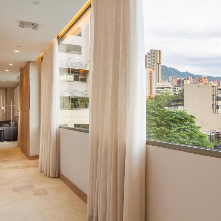 The Arena House - Four-Bedroom Platinum Apartment - 17