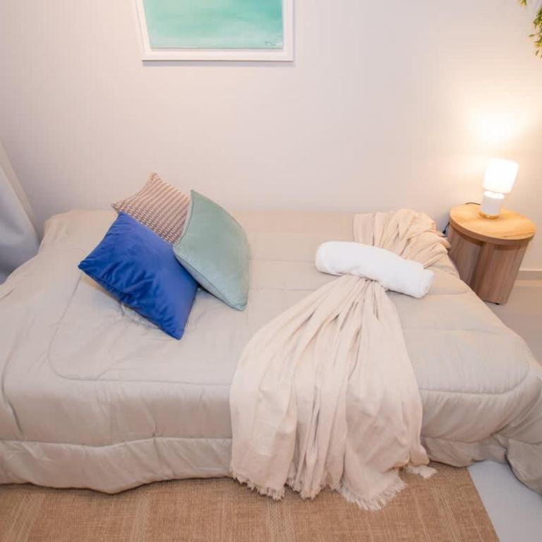 Business Hub Near Malls with Pool Gym and fast WiFi - Apartment - 9