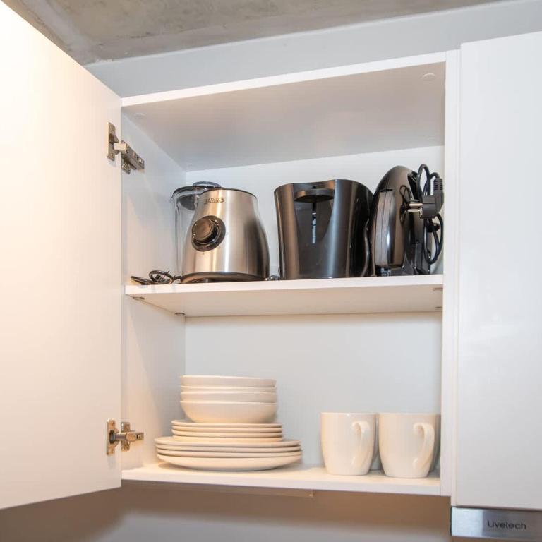 Cozy Studio Near Malls with BBQ Pool and WiFi - Estudio - 14