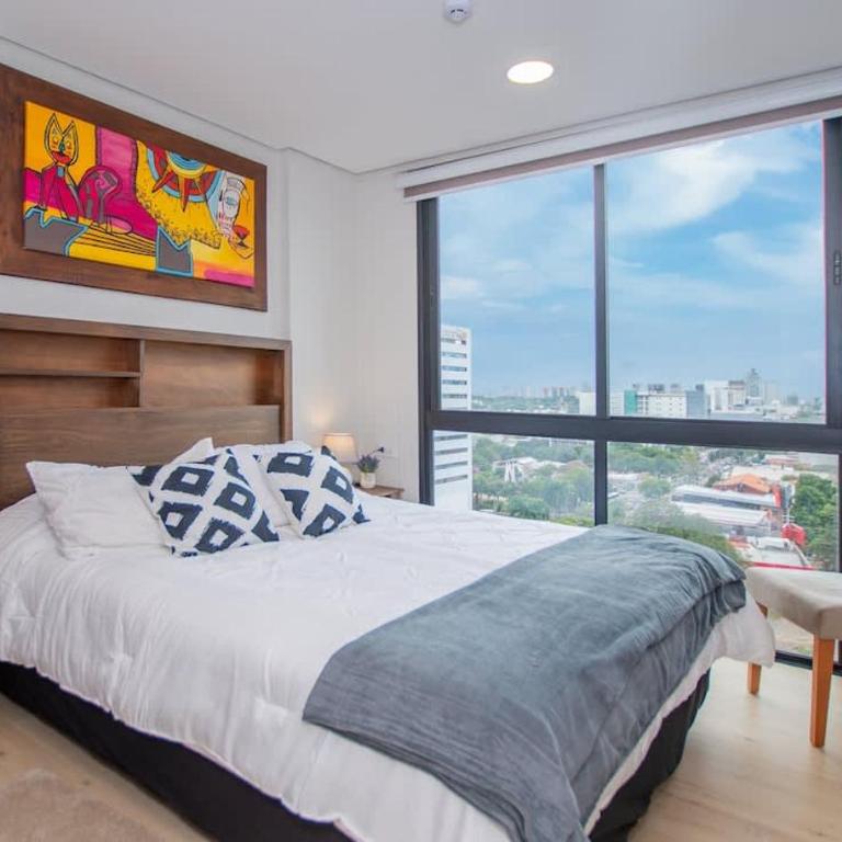 Chic One-Bedroom in a Prime Location with Pool and Gym - Apartamento - 1