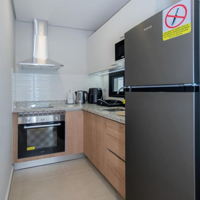 Chic One-Bedroom in a Prime Location with Pool and Gym - Apartamento - 7