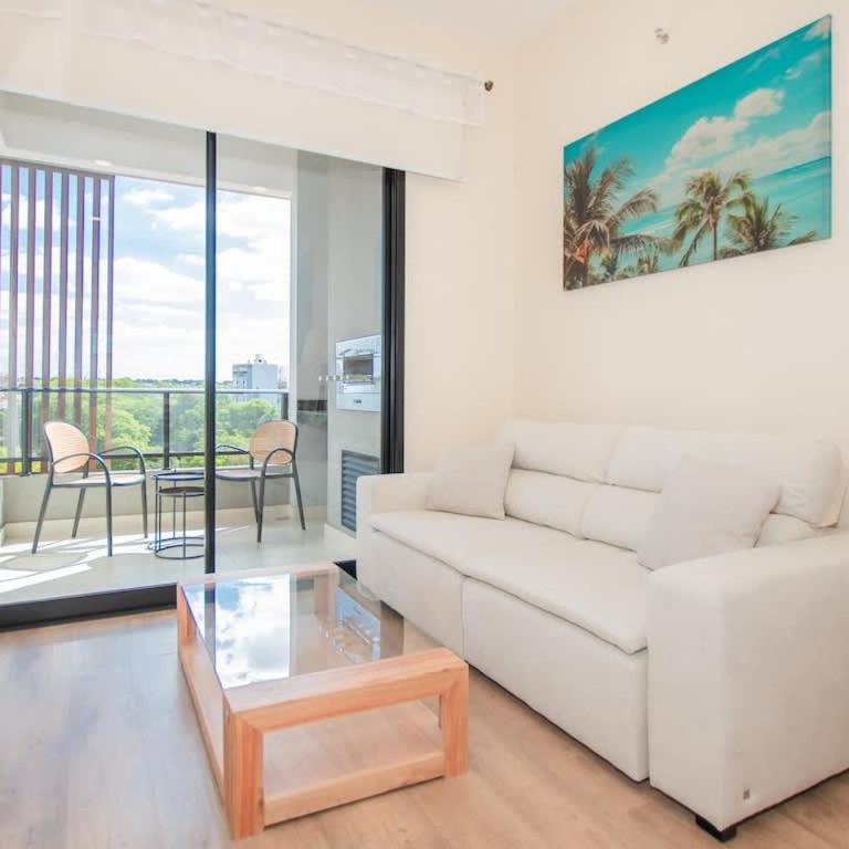 One BR with Balcony Walk to Malls Pool Gym - Apartamento - 1