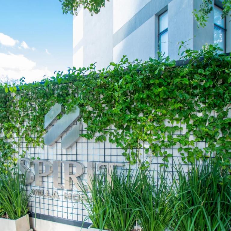 One BR with Balcony Walk to Malls Pool Gym - Apartamento - 24