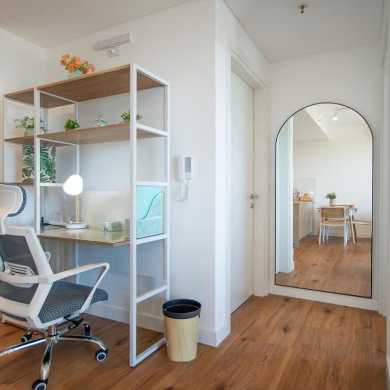 Prime Location One-Bedroom Near the Mall - Apartment - 3