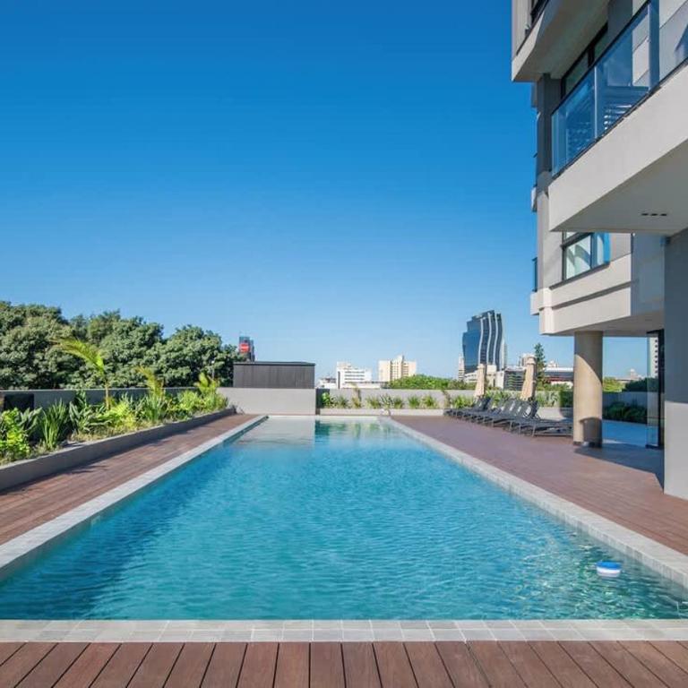 Prime Location One-Bedroom Near the Mall - Apartment - 5