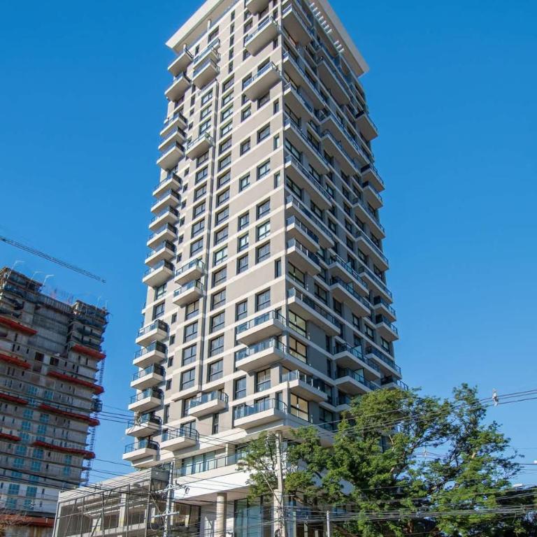 Prime Location One-Bedroom Near the Mall - Apartment - 7