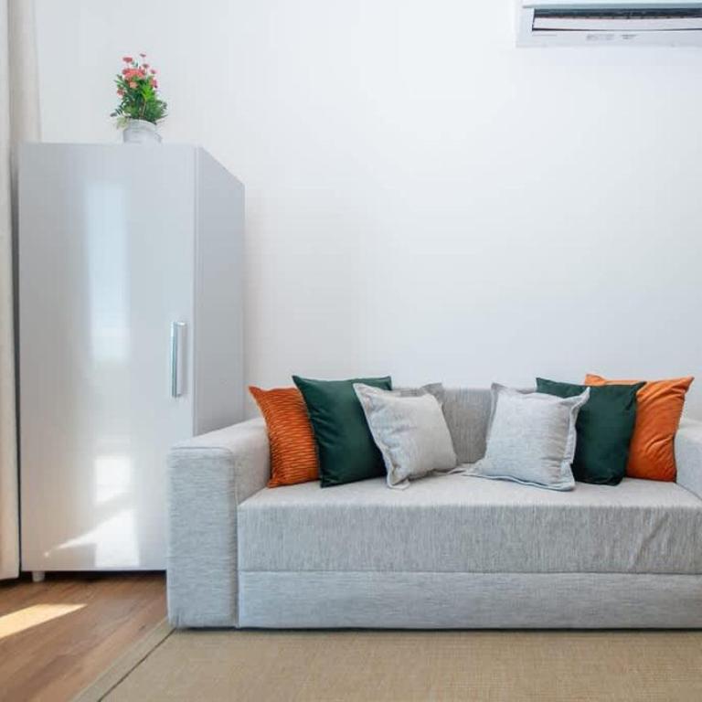 Prime Location One-Bedroom Near the Mall - Apartment - 15