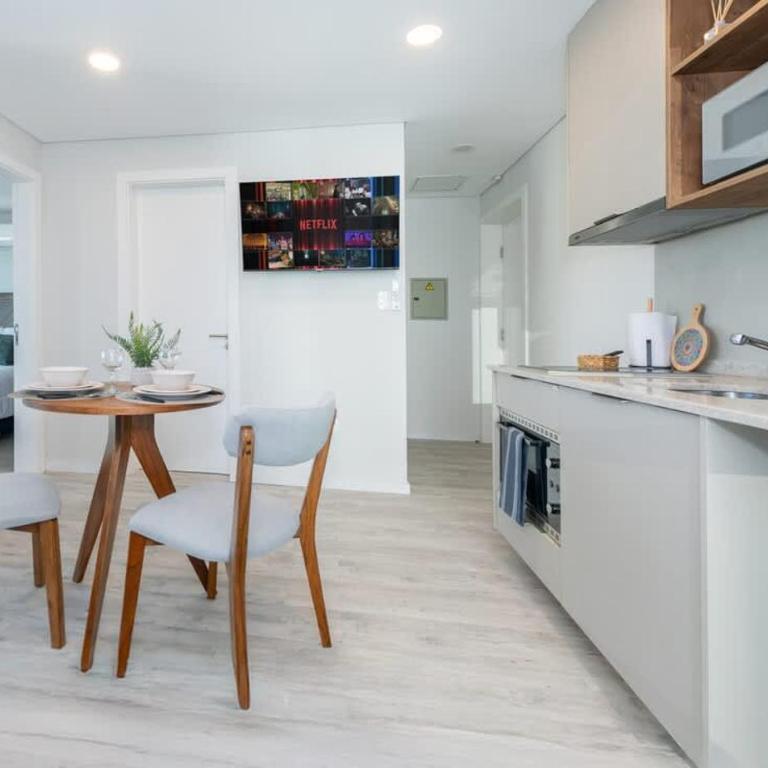 High-Floor City Base with Fast WiFi Gym Pool and Sauna - Apartamento - 5