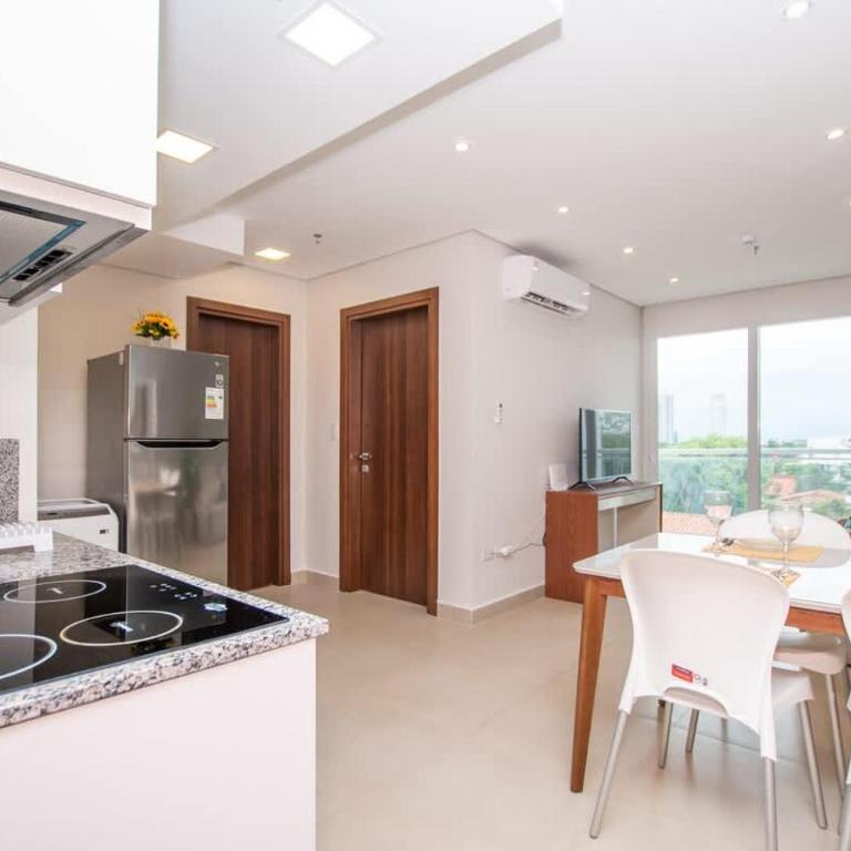 Comfortable One-Bedroom Apartment with Balcony Private BBQ and Free Parking - Apartment - 2