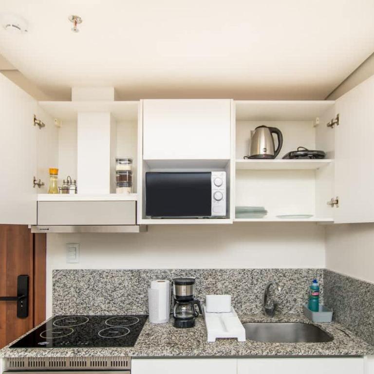 Comfortable One-Bedroom Apartment with Balcony Private BBQ and Free Parking - Apartment - 5