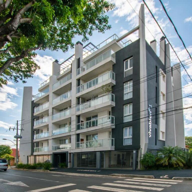 Comfortable One-Bedroom Apartment with Balcony Private BBQ and Free Parking - Apartment - 6