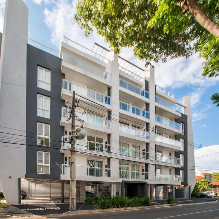 Comfortable One-Bedroom Apartment with Balcony Private BBQ and Free Parking - Apartment - 7