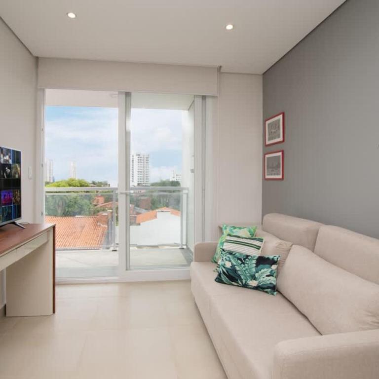 Comfortable One-Bedroom Apartment with Balcony Private BBQ and Free Parking - Apartment - 14