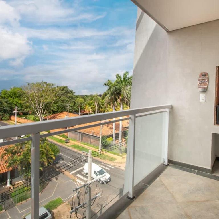Comfortable One-Bedroom Apartment with Balcony Private BBQ and Free Parking - Apartment - 29