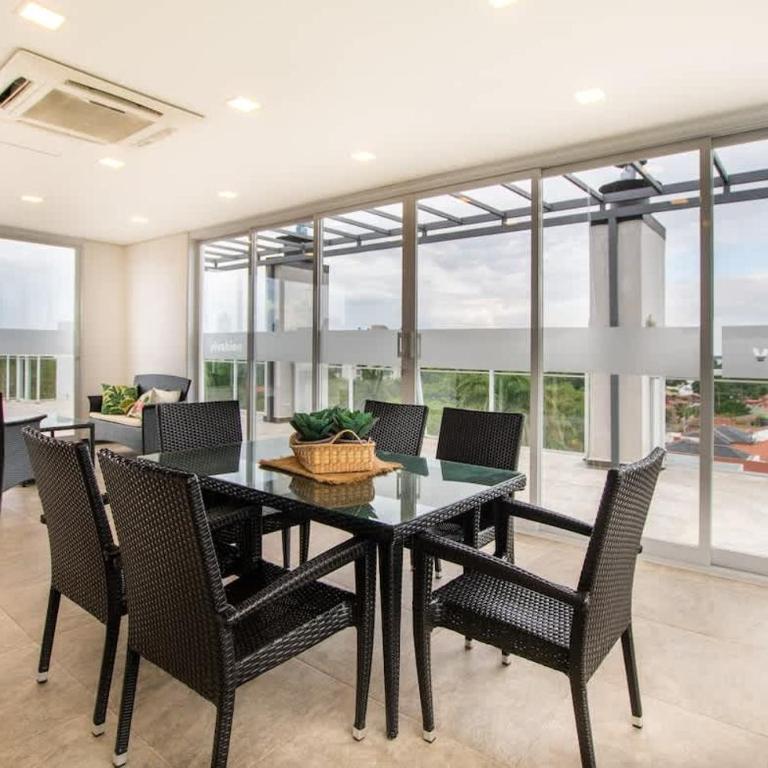 Comfortable One-Bedroom Apartment with Balcony Private BBQ and Free Parking - Apartment - 43