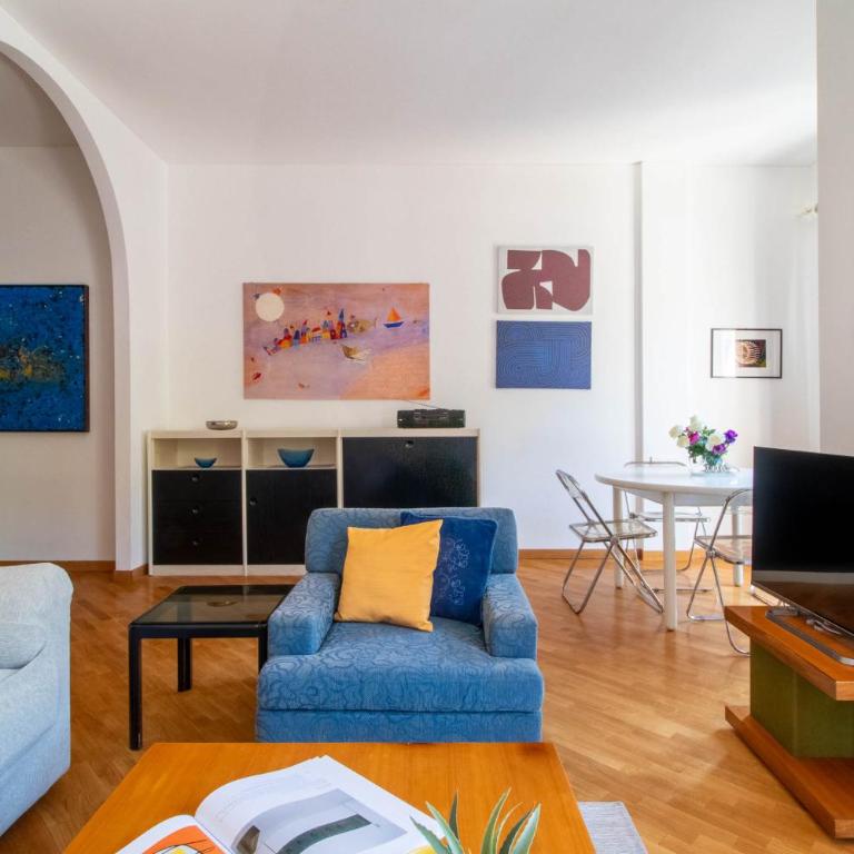 Brezza Home - Centrale e con parcheggio privato - Appartamento con 2 Camere da Letto - 56
