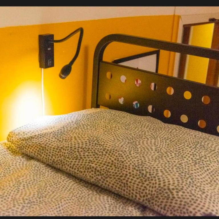 Sunflower City Student Hostel & Bar - Camera Singola con Bagno in Comune - 1