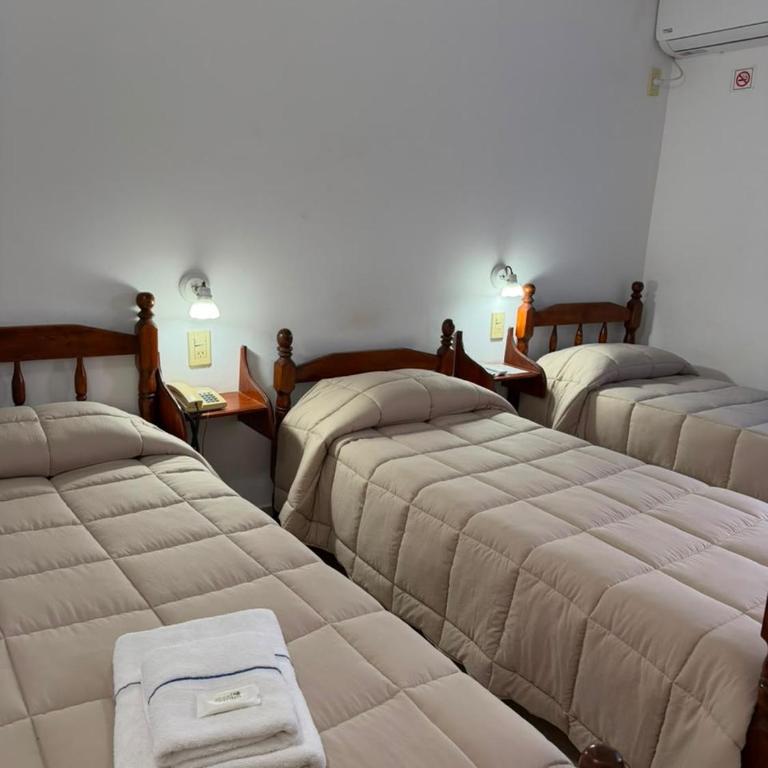 Hosteria Prince - Triple Room with Private Bathroom - 3