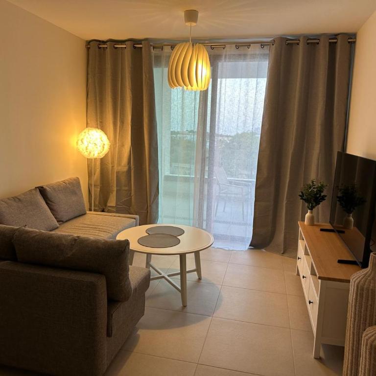 Stylish Apartment Near Beach & Golf - Appartement 2 Chambres - 4