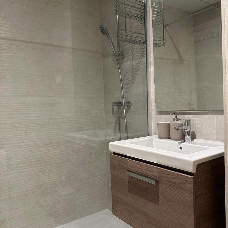 Stylish Apartment Near Beach & Golf - Appartement 2 Chambres - 14