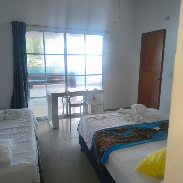 hostal EMBAMAR - Deluxe Double or Twin Room with Sea View - 3