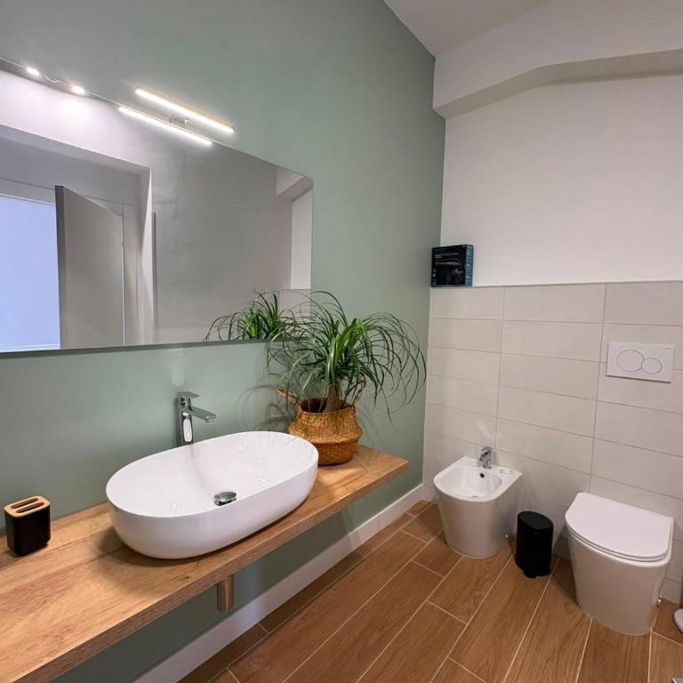 ASCHENEZ 26 ROOMS & SUITEs - Camera King con Balcone - 10