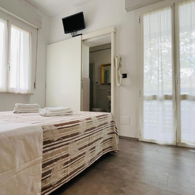 Albergo Villa Denny - Double Room with Balcony - 15