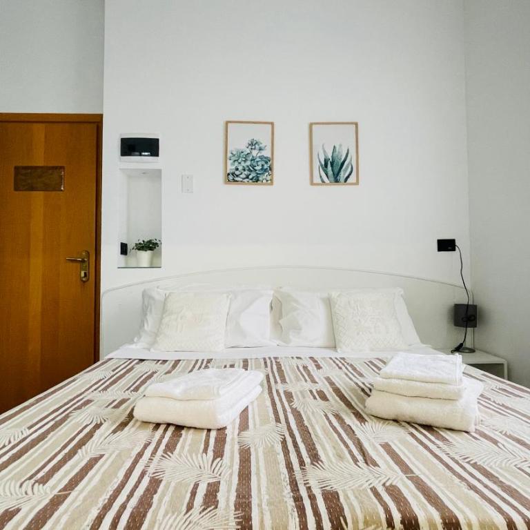 Albergo Villa Denny - Double Room with Balcony - 20