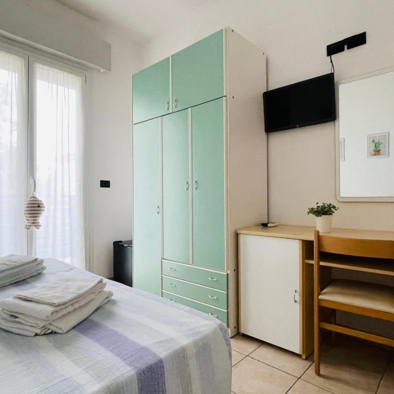 Albergo Villa Denny - Triple Room with Balcony - 21