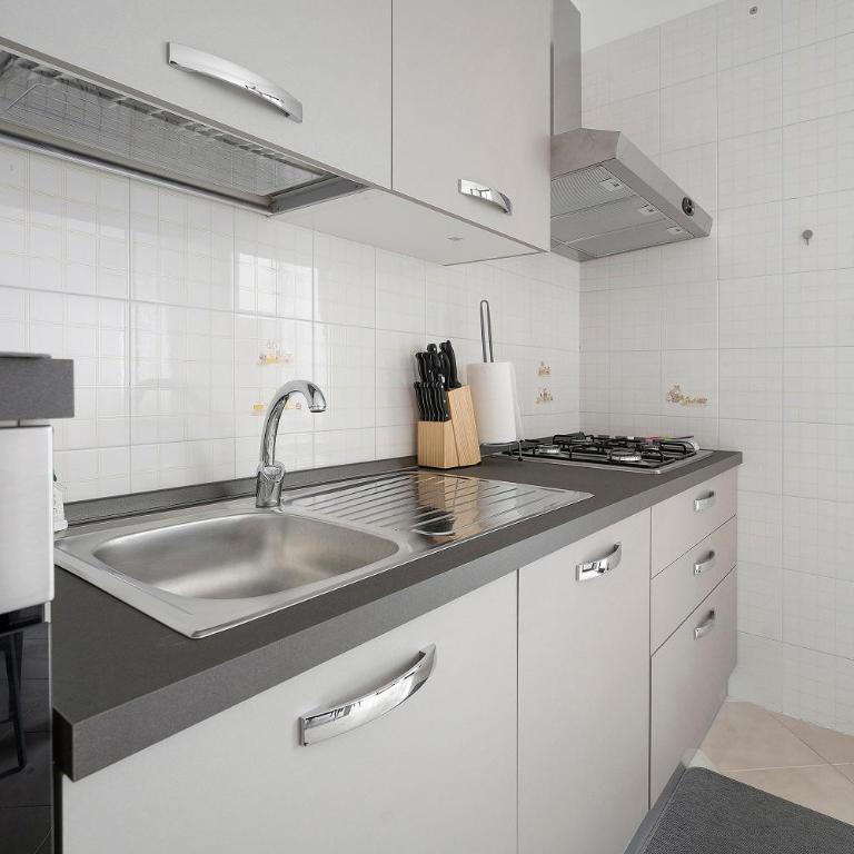 Casa di Anna - Appartamento Deluxe con 2 Camere da Letto e Balcone - 10