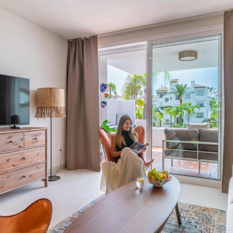 Costalita Beach Residence with Pool, Reserved Garage Parking & Direct Beach Access by Downtown Apartments Spain - Two-Bedroom Apartment with Pool View - 15