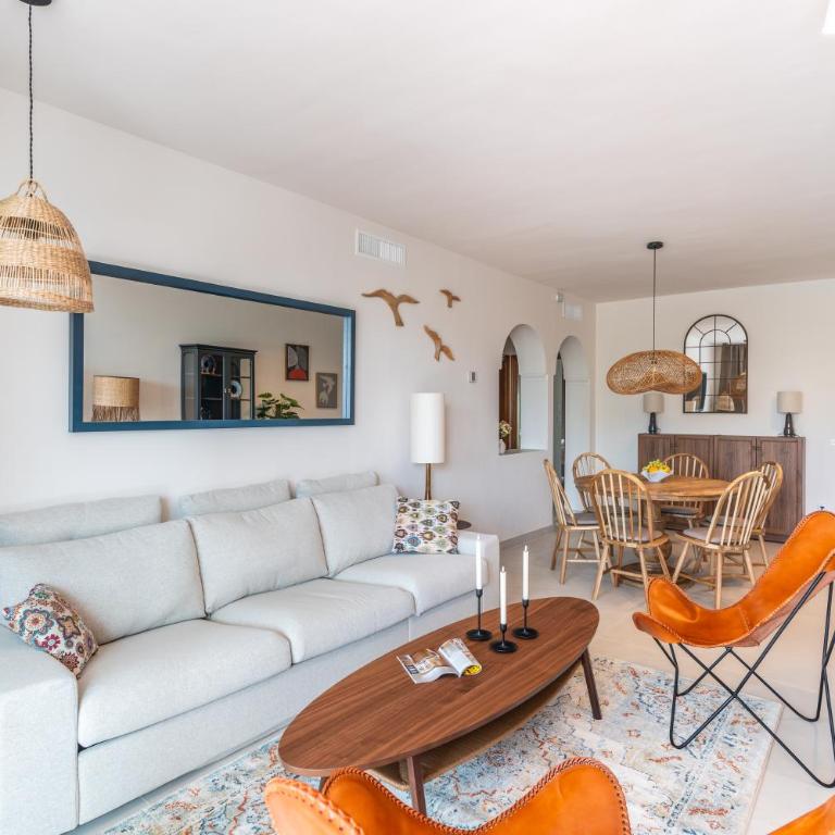 Costalita Beach Residence with Pool, Reserved Garage Parking & Direct Beach Access by Downtown Apartments Spain - Two-Bedroom Apartment with Pool View - 14