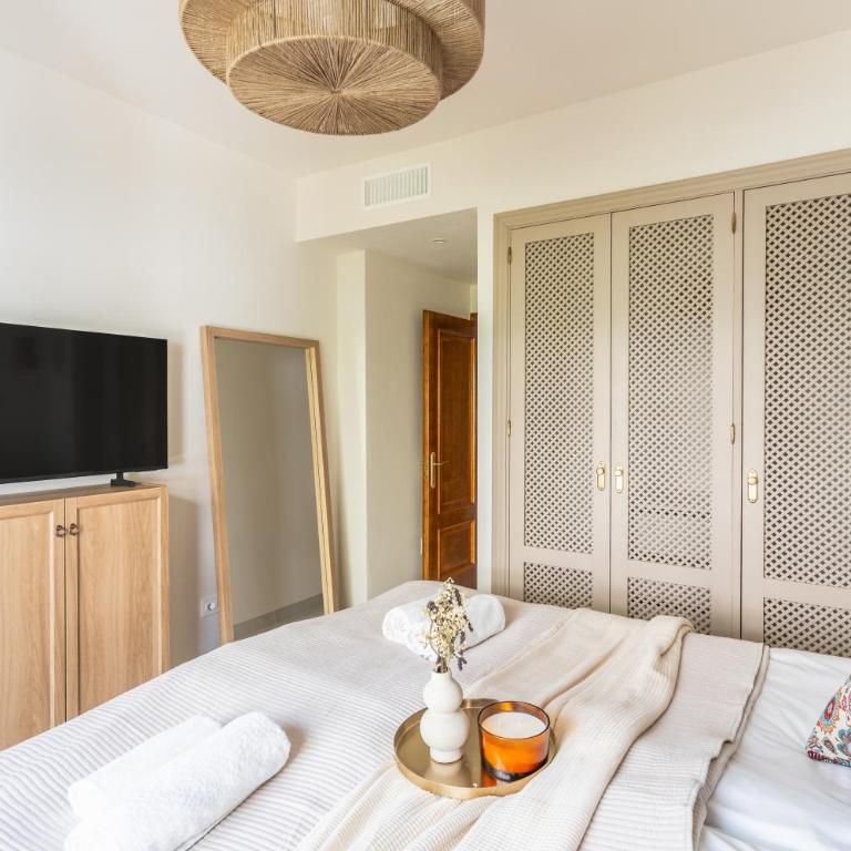 Costalita Beach Residence with Pool, Reserved Garage Parking & Direct Beach Access by Downtown Apartments Spain - Two-Bedroom Apartment with Pool View - 26