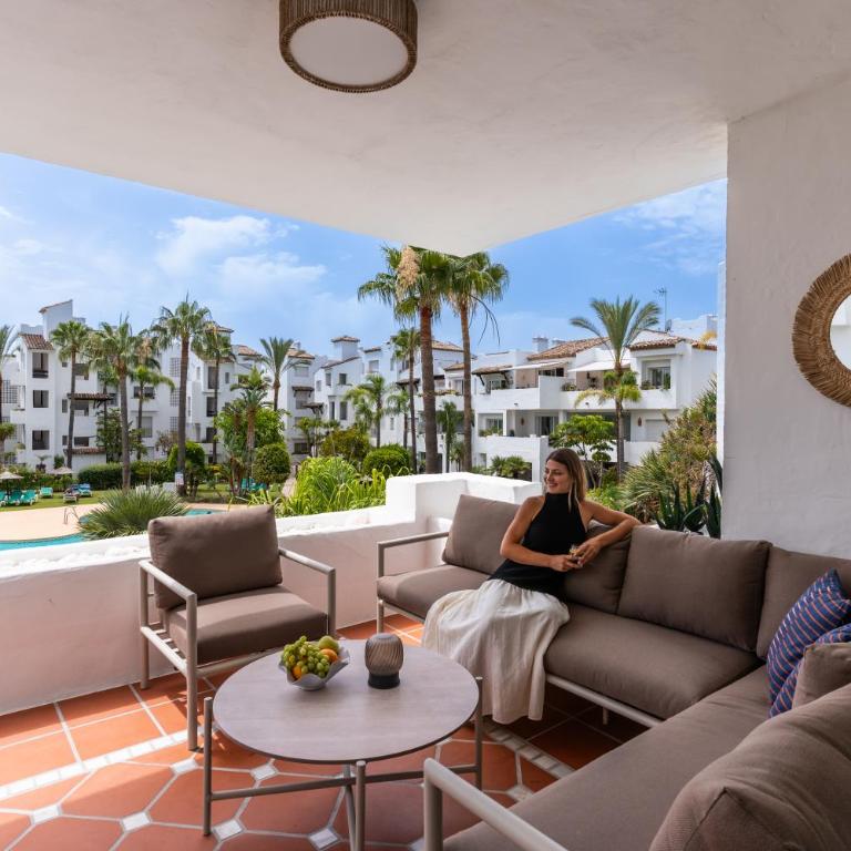 Costalita Beach Residence with Pool, Reserved Garage Parking & Direct Beach Access by Downtown Apartments Spain - Two-Bedroom Apartment with Pool View - 34