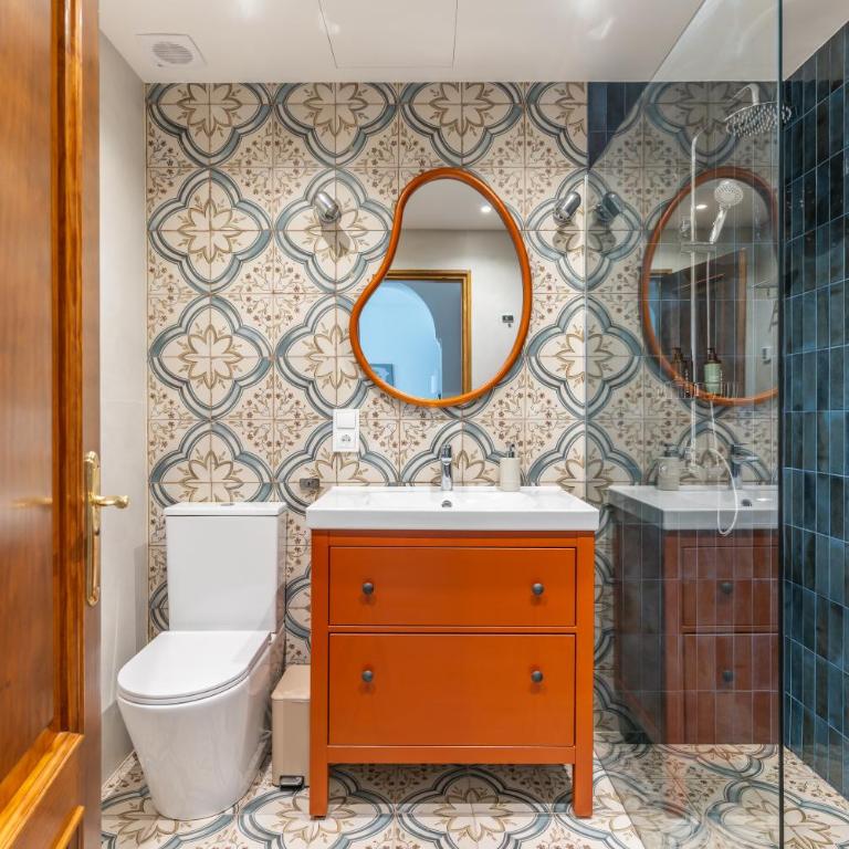 Costalita Beach Residence with Pool, Reserved Garage Parking & Direct Beach Access by Downtown Apartments Spain - Two-Bedroom Apartment with Pool View - 12