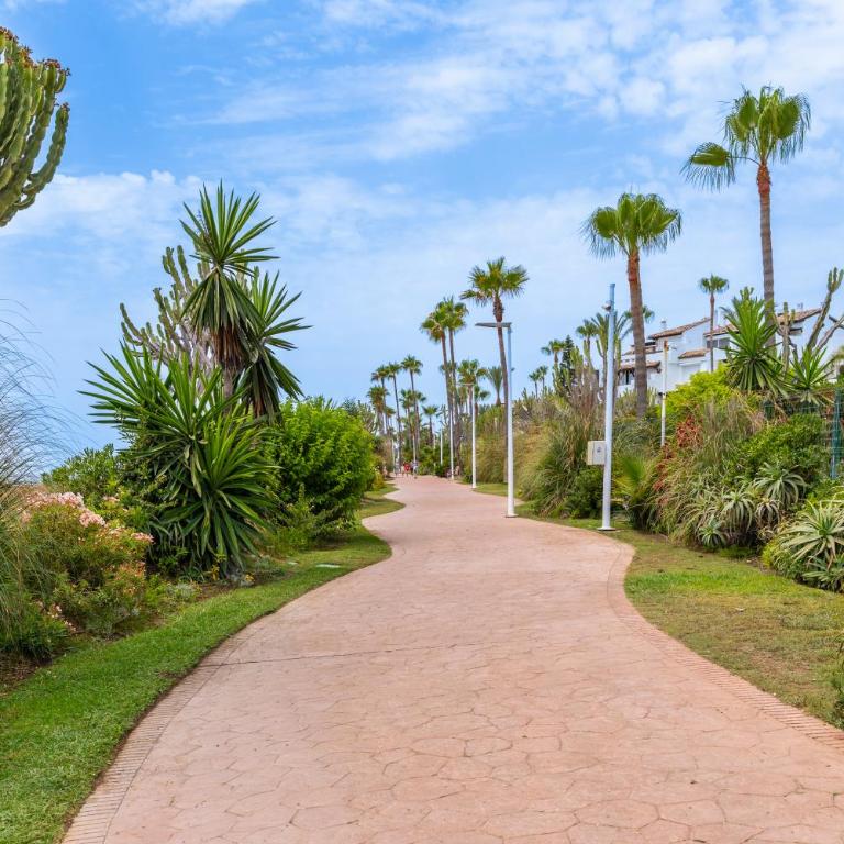 Costalita Beach Residence with Pool, Reserved Garage Parking & Direct Beach Access by Downtown Apartments Spain - Two-Bedroom Apartment with Pool View - 43