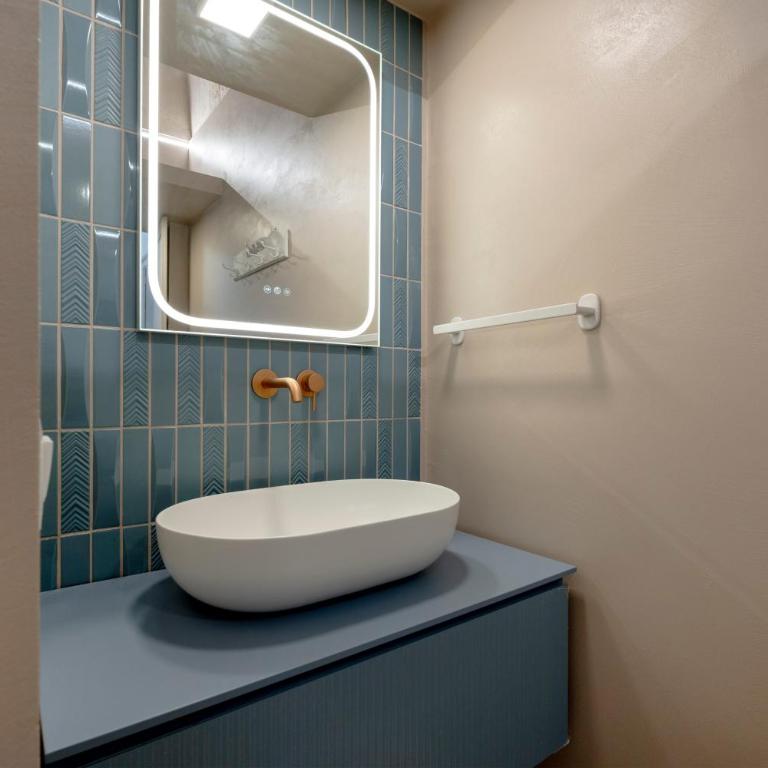 Mirabel in the city center - Appartamento Deluxe con 2 Camere da Letto e Balcone - 12