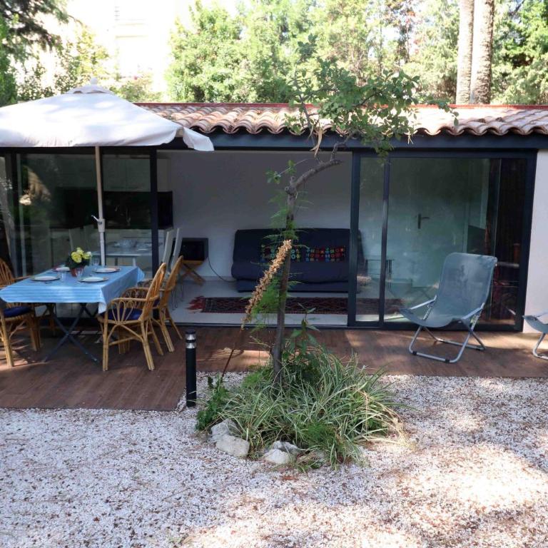 Cannes, Côte d'Azur - Maison de jardin au calme, proche de la Croisette - Maison 1 Chambre - 1