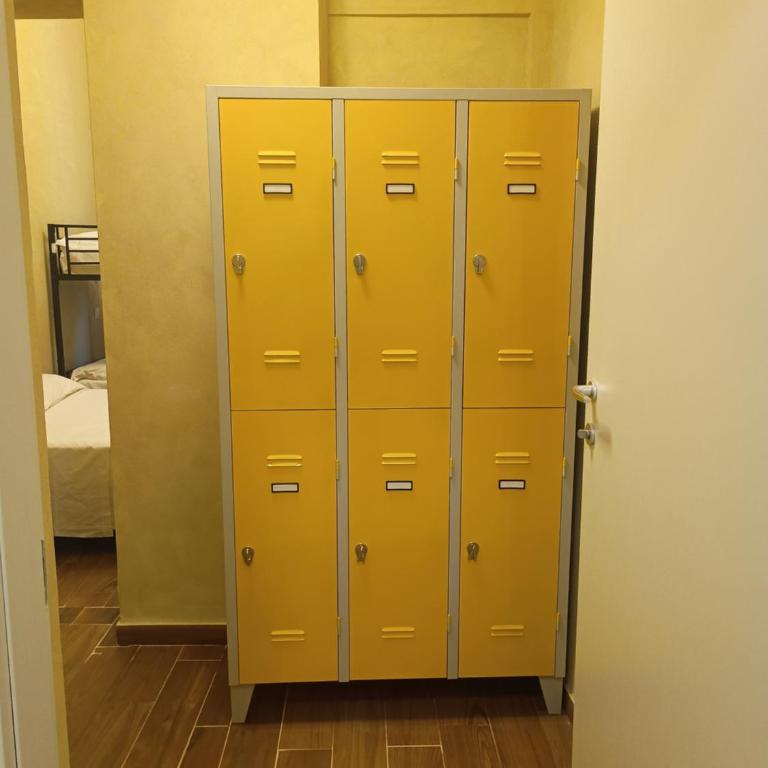 Monkey Hostel Milano - Posto Letto in Dormitorio Femminile con 6 Letti - 24