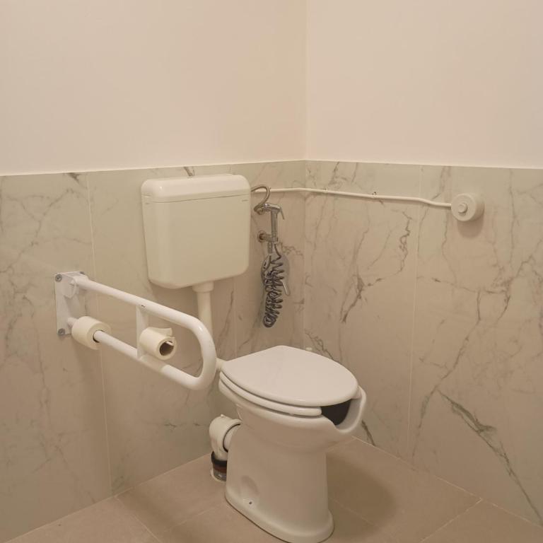 Monkey Hostel Milano - Posto Letto in Dormitorio Femminile con 6 Letti - 23