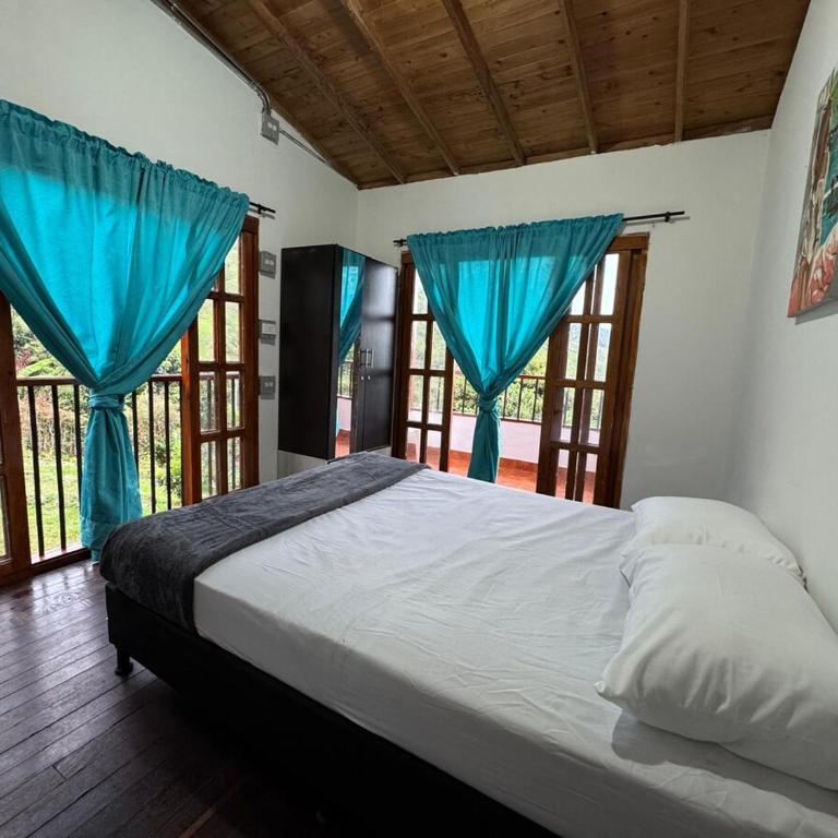 Finca Camino al Charco del Amor - Four-Bedroom Vacation Home - 32