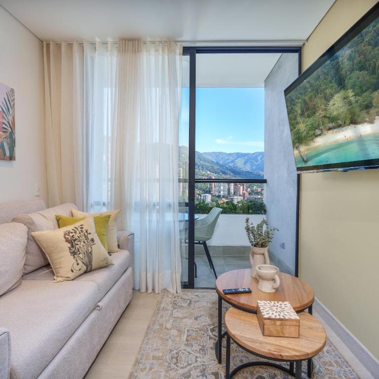 Grand by iHost - Two-Bedroom Deluxe Apartment with Balcony - 6