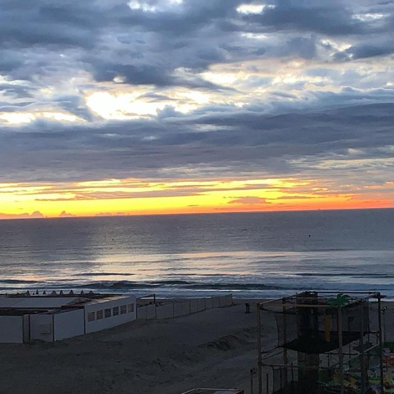 a 10 metres de la plage T2 avec clim Internet et Parking Gratuit devant Residence face a la Mer - Appartement 1 Chambre - 2