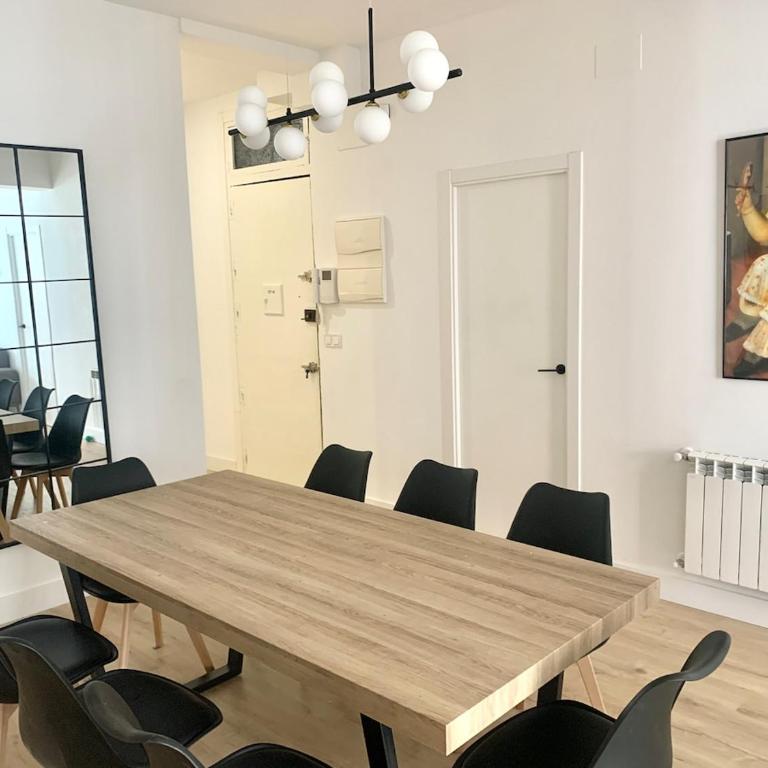 Spacious, newly renovated apartment next to Gran Vía - Apartment - 12