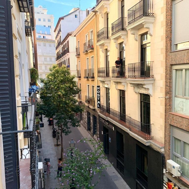 Spacious, newly renovated apartment next to Gran Vía - Apartment - 19